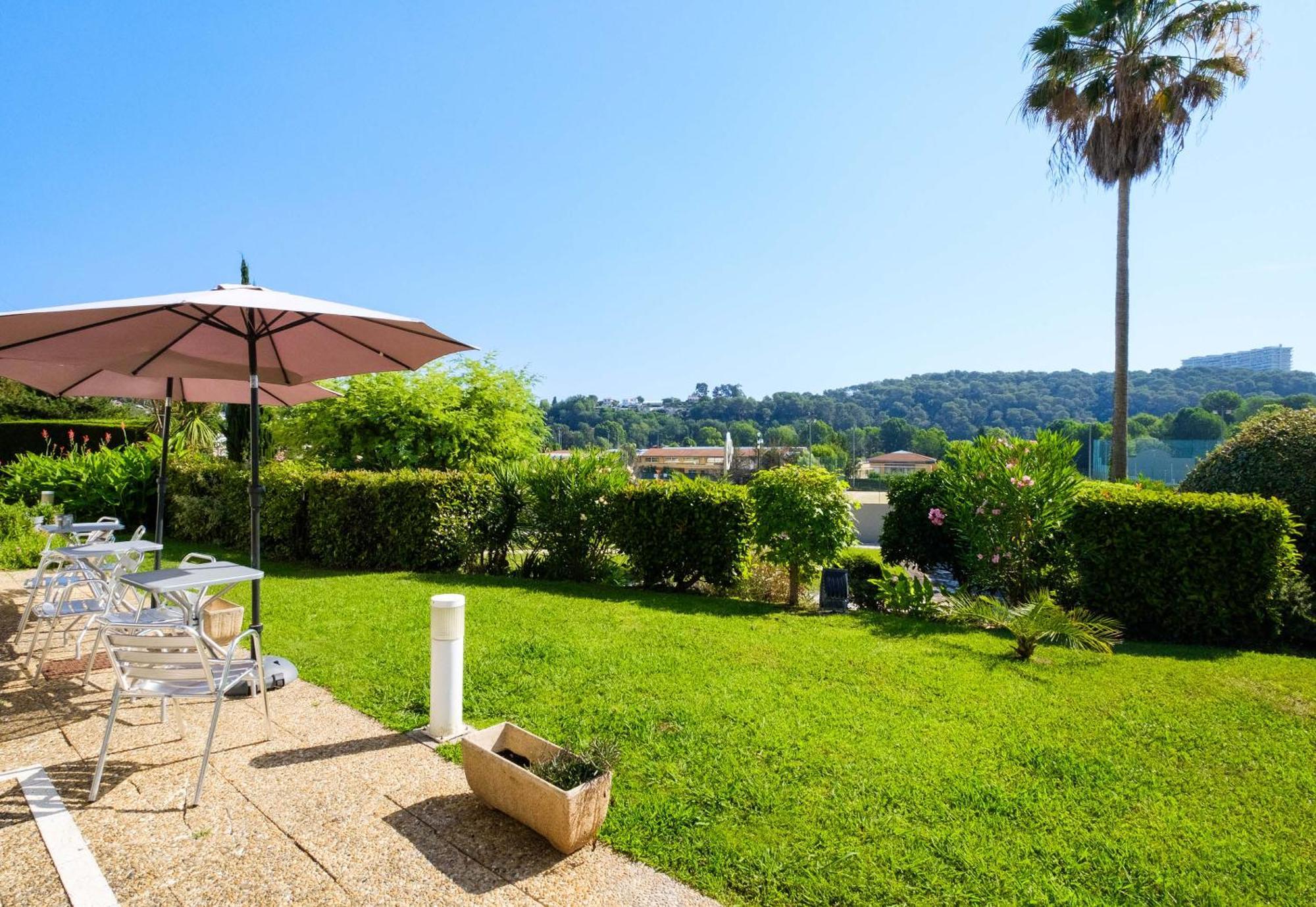 B&B Hotel Villeneuve Loubet Village Экстерьер фото