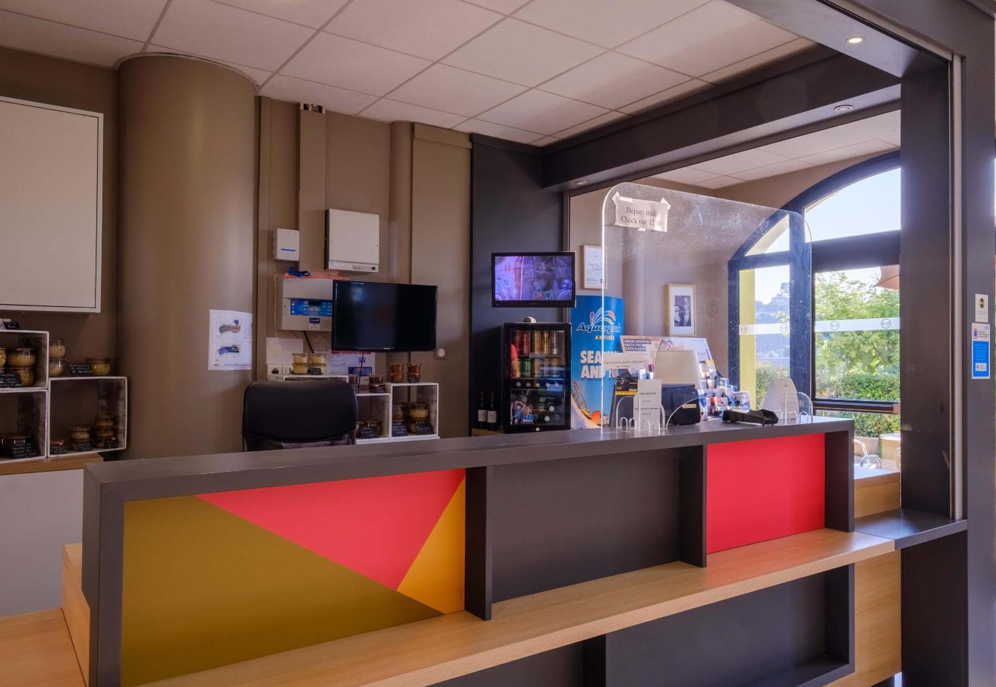 B&B Hotel Villeneuve Loubet Village Экстерьер фото